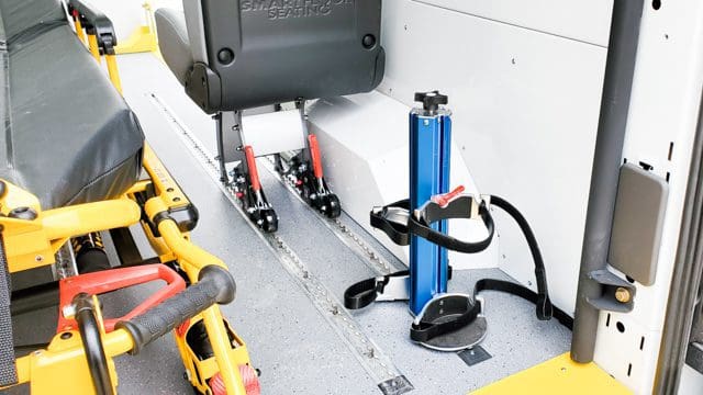 Oxygen bottle holder in AutoFloor